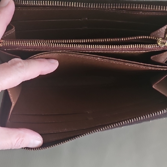 Louis Vuitton Tan and Brown Monogram Zipper Wallet 8x4 - Picture 11 of 16